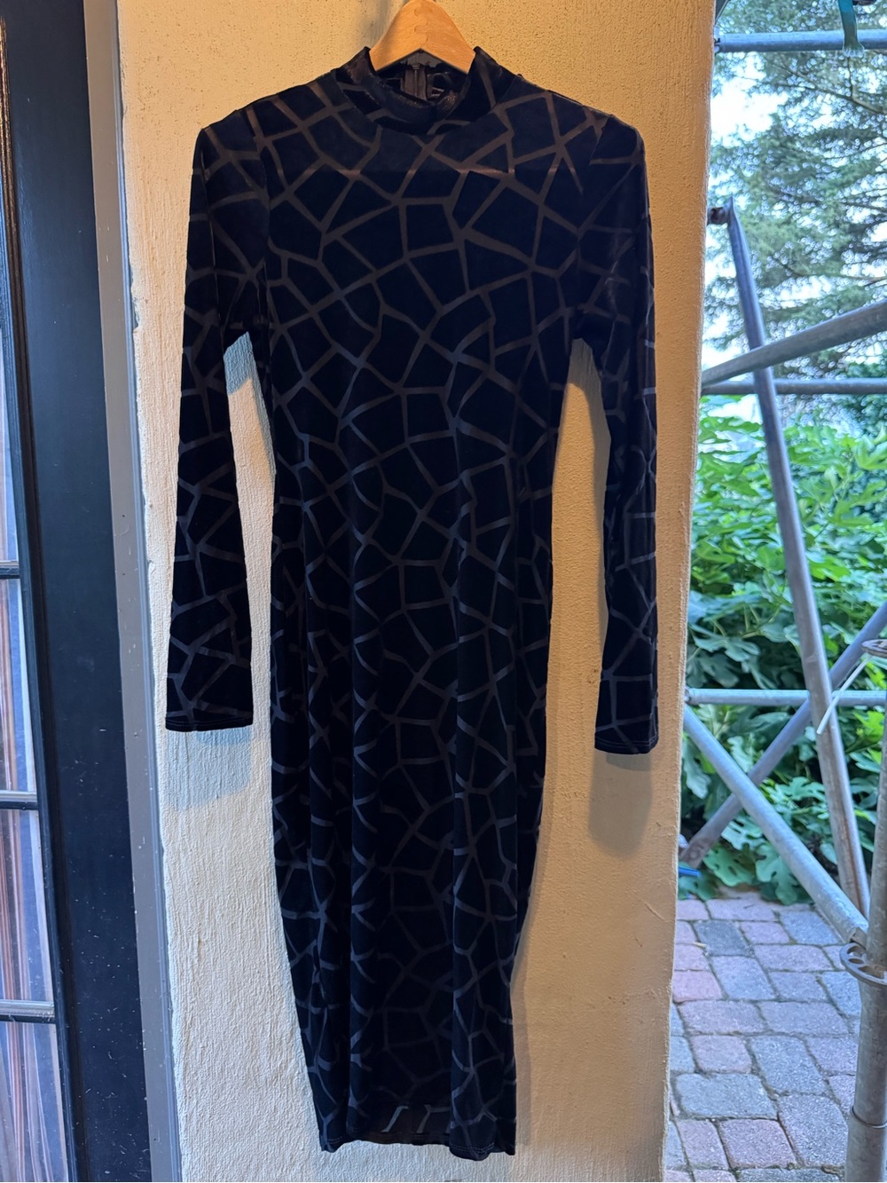 Votique Vintage Velvet Burnout Midi Dress